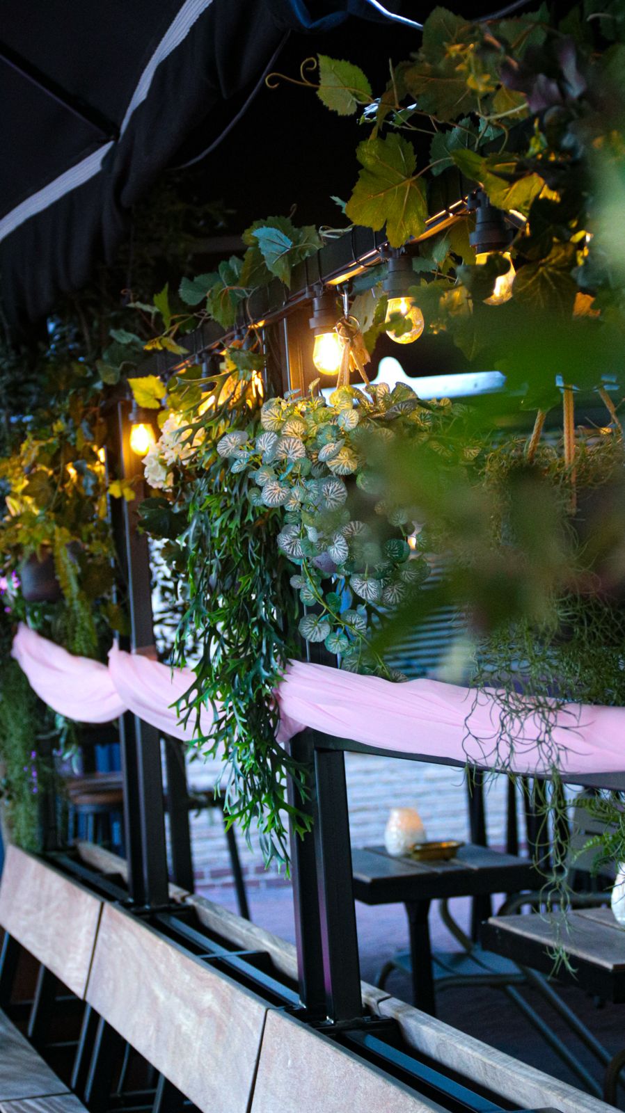 Tropisch feest — 50 jaar, Locatiestyling
